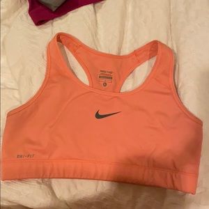 Nike pro sports bra